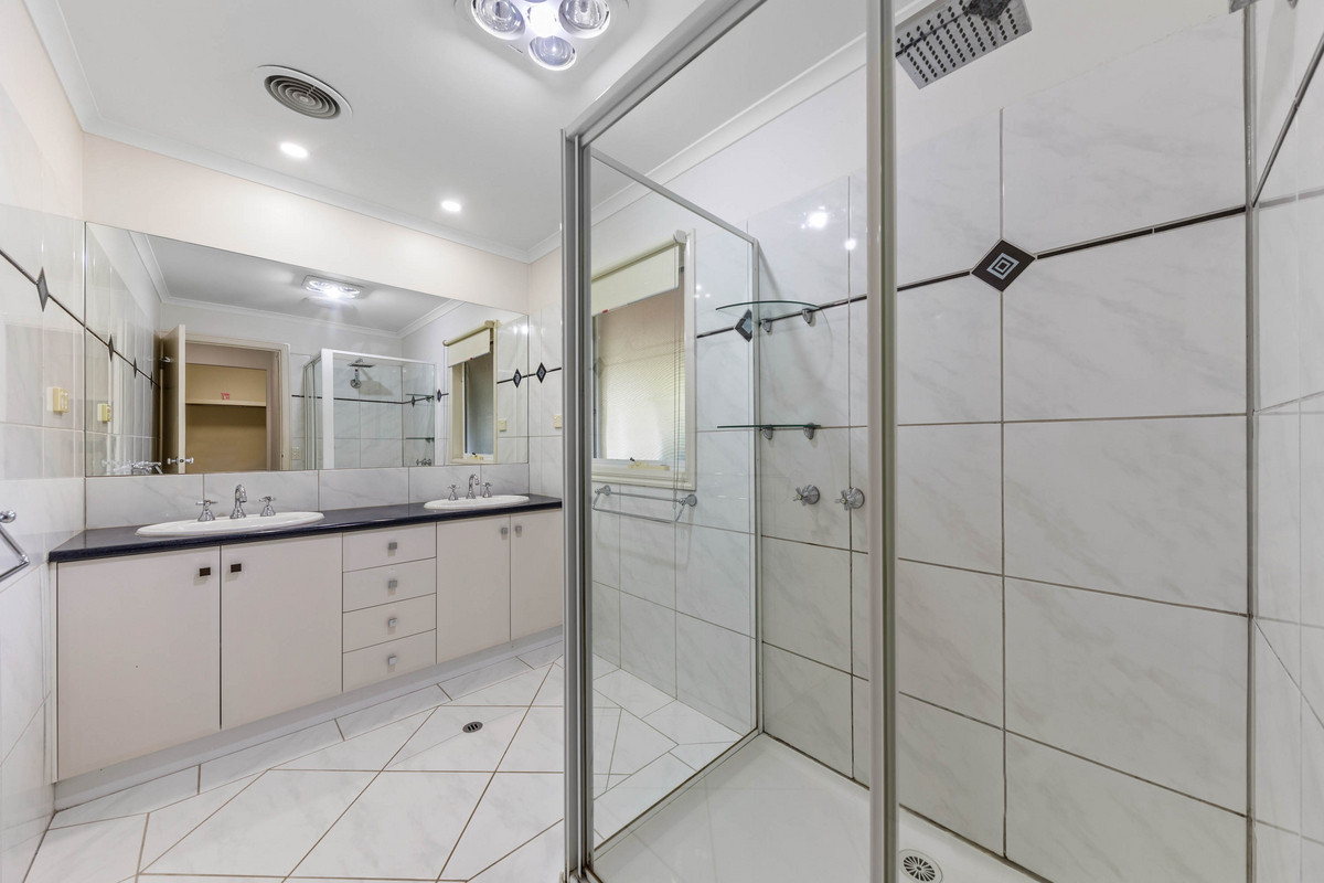 25 Canty Lane, Pakenham VIC 3810, Pakenham - Thumbnail 8