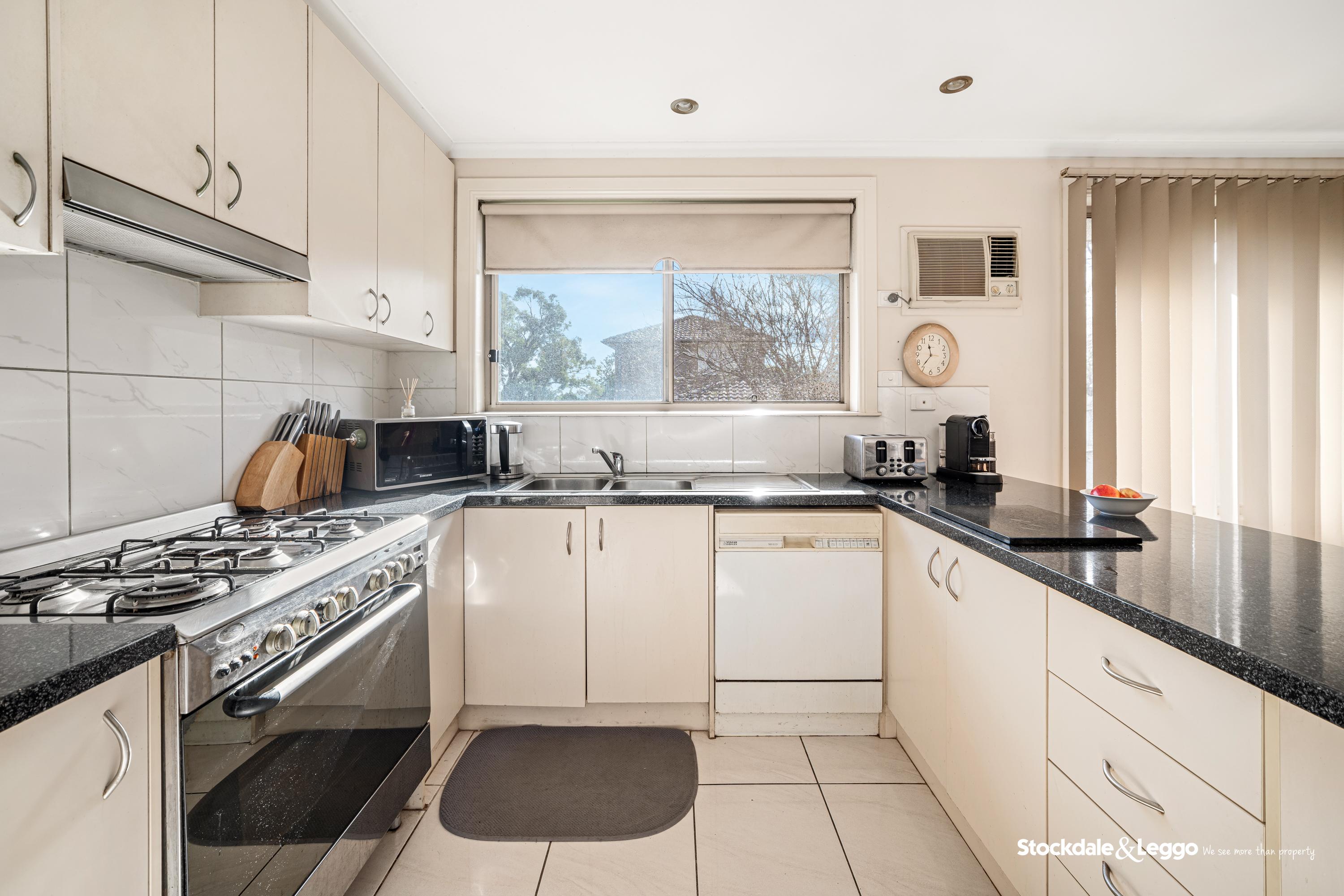 2 Celtis Place, Endeavour Hills VIC, Endeavour Hills - Thumbnail 4