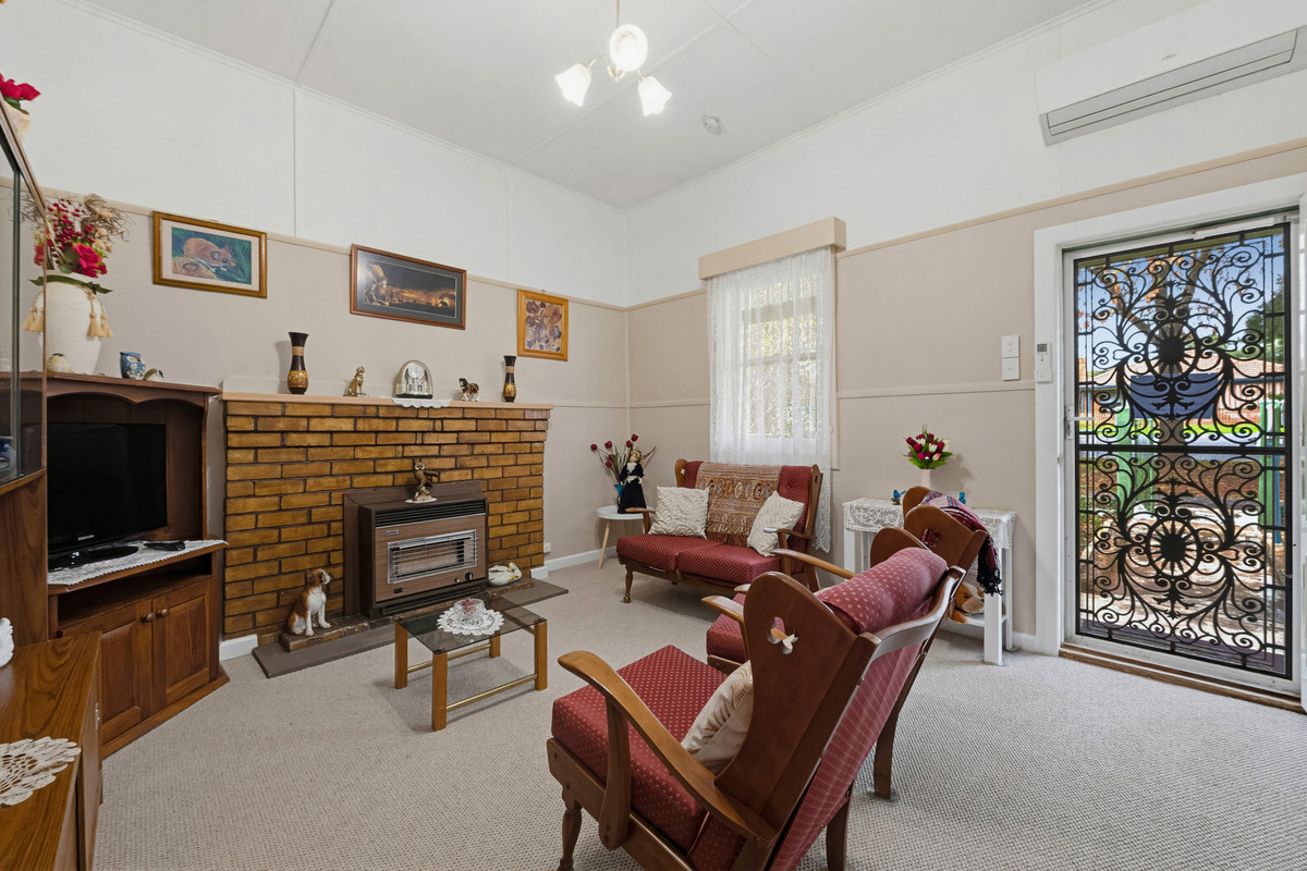 16 Reef Street, Wedderburn VIC 3518, Wedderburn - Thumbnail 2
