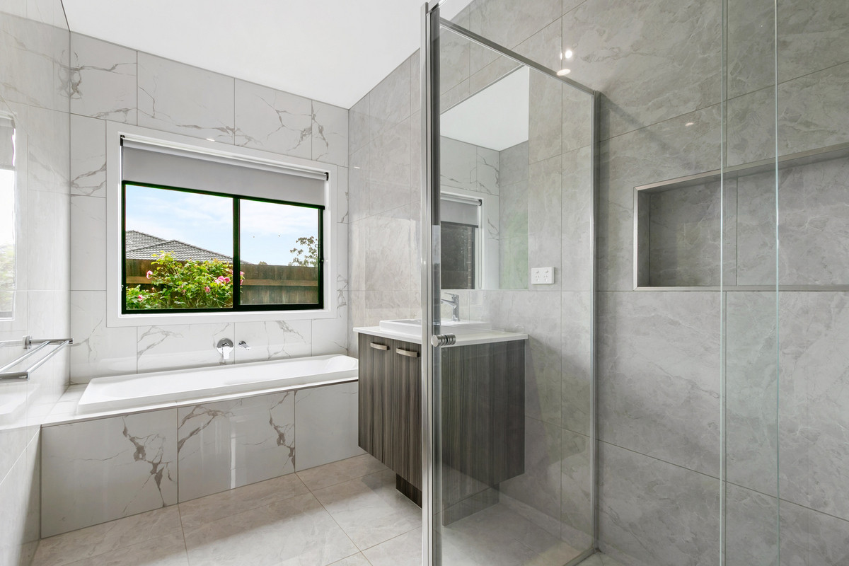 12 Parkview Boulevard, Morwell VIC 3840, Morwell - Thumbnail 2