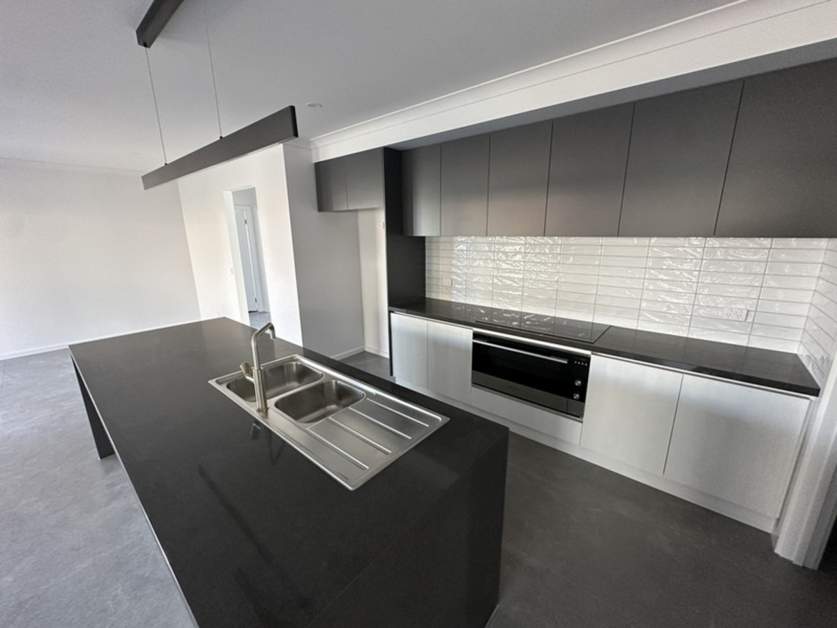 48 Santa Rosa Boulevard,, Shepparton VIC 3630, Shepparton - Thumbnail 2