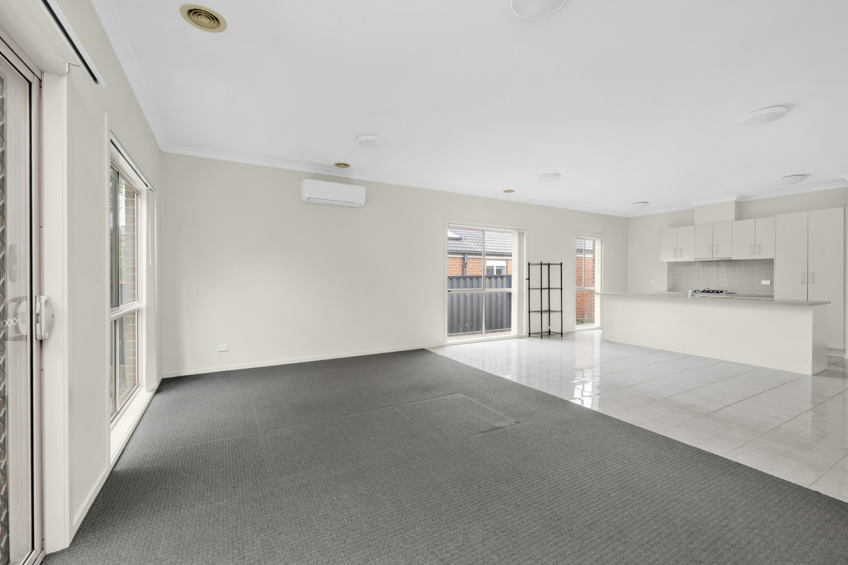12 Taunton Drive, Pakenham VIC 3810, Pakenham - Thumbnail 8