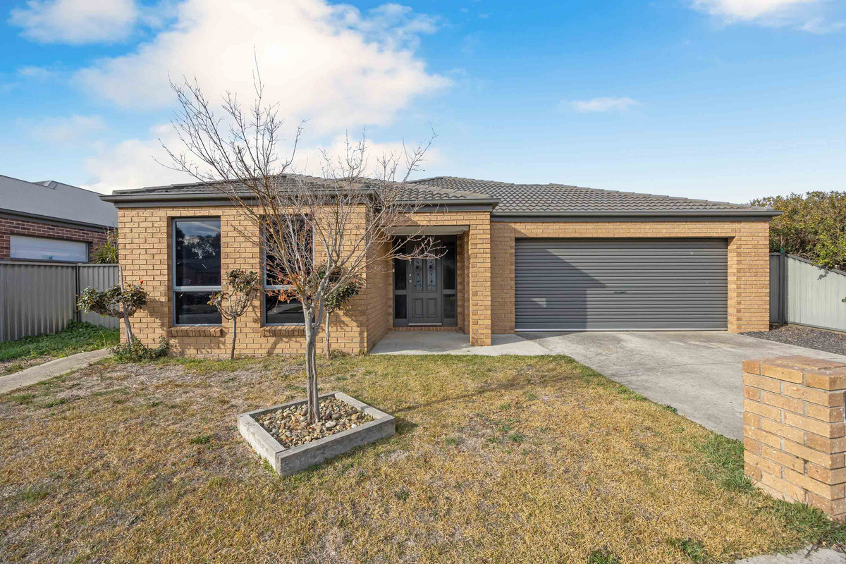 1 / 8 King George Way, Mitchell Park VIC 3355, Mitchell Park - Image 1