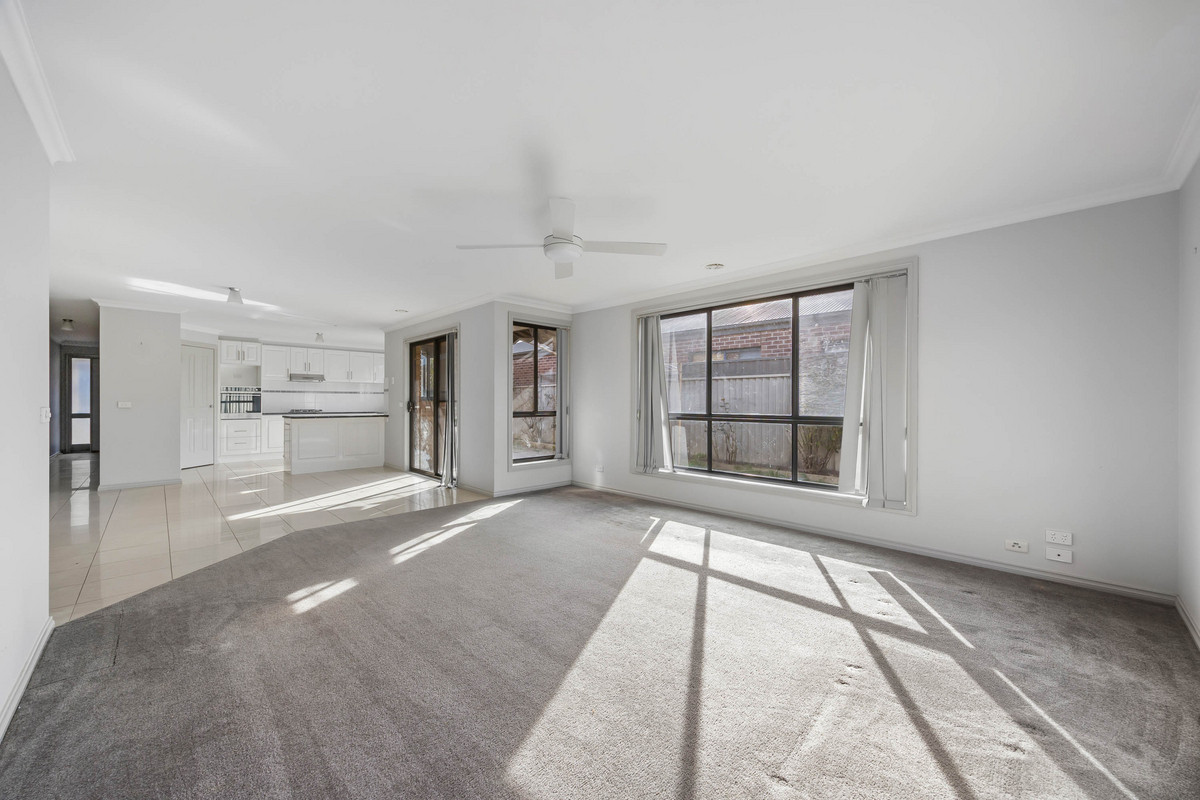 1 / 8 King George Way, Mitchell Park VIC 3355, Mitchell Park - Thumbnail 2