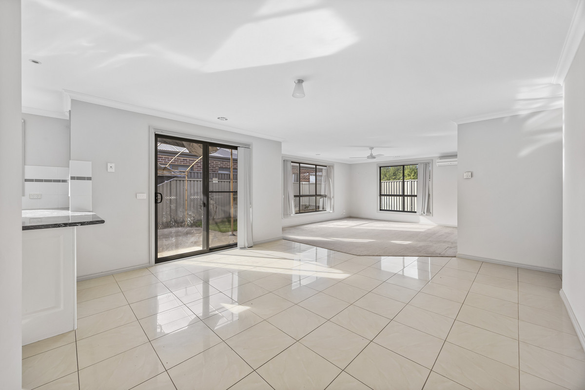1 / 8 King George Way, Mitchell Park VIC 3355, Mitchell Park - Thumbnail 3
