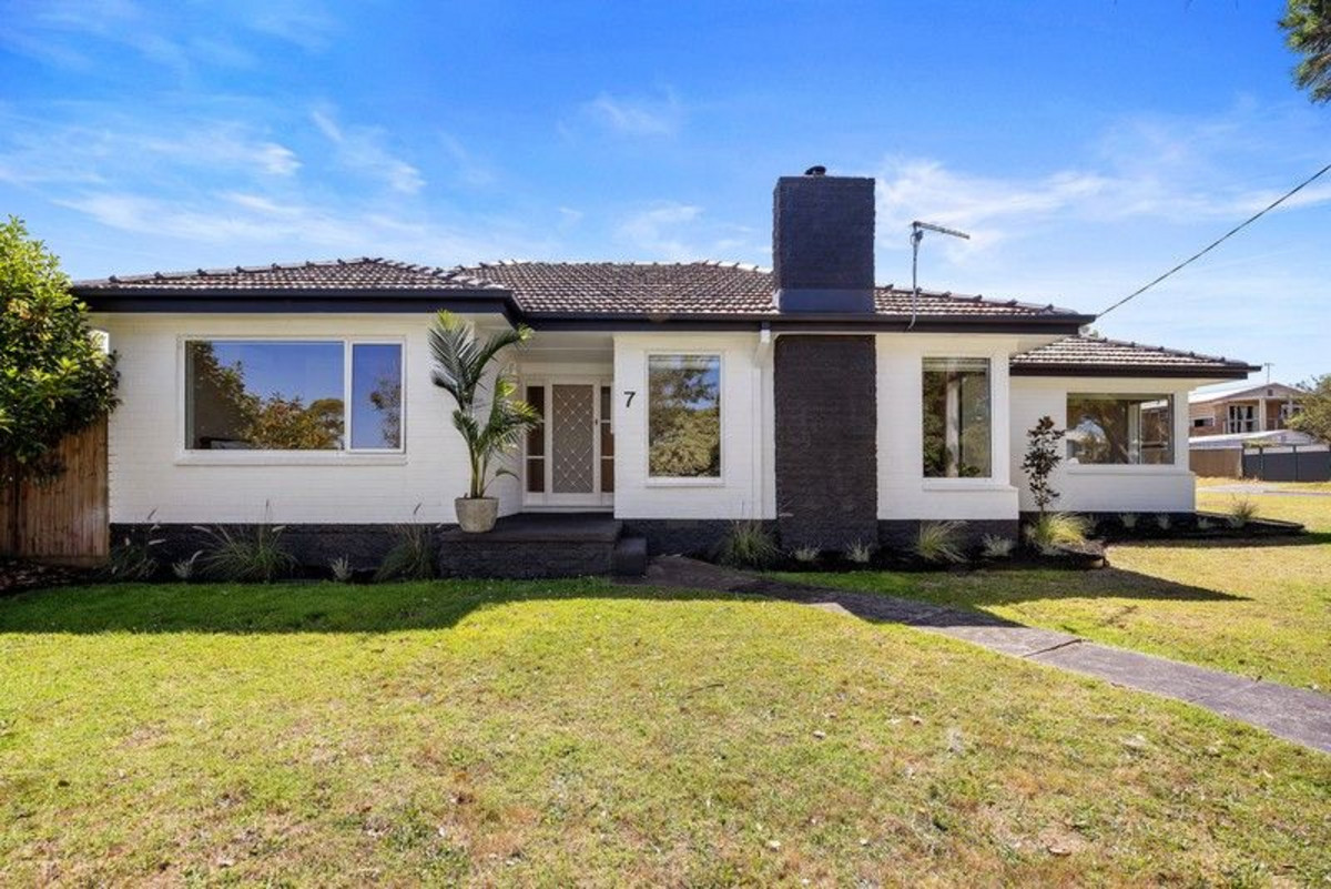 7 Darling Avenue, Inverloch VIC 3996 - Image 1
