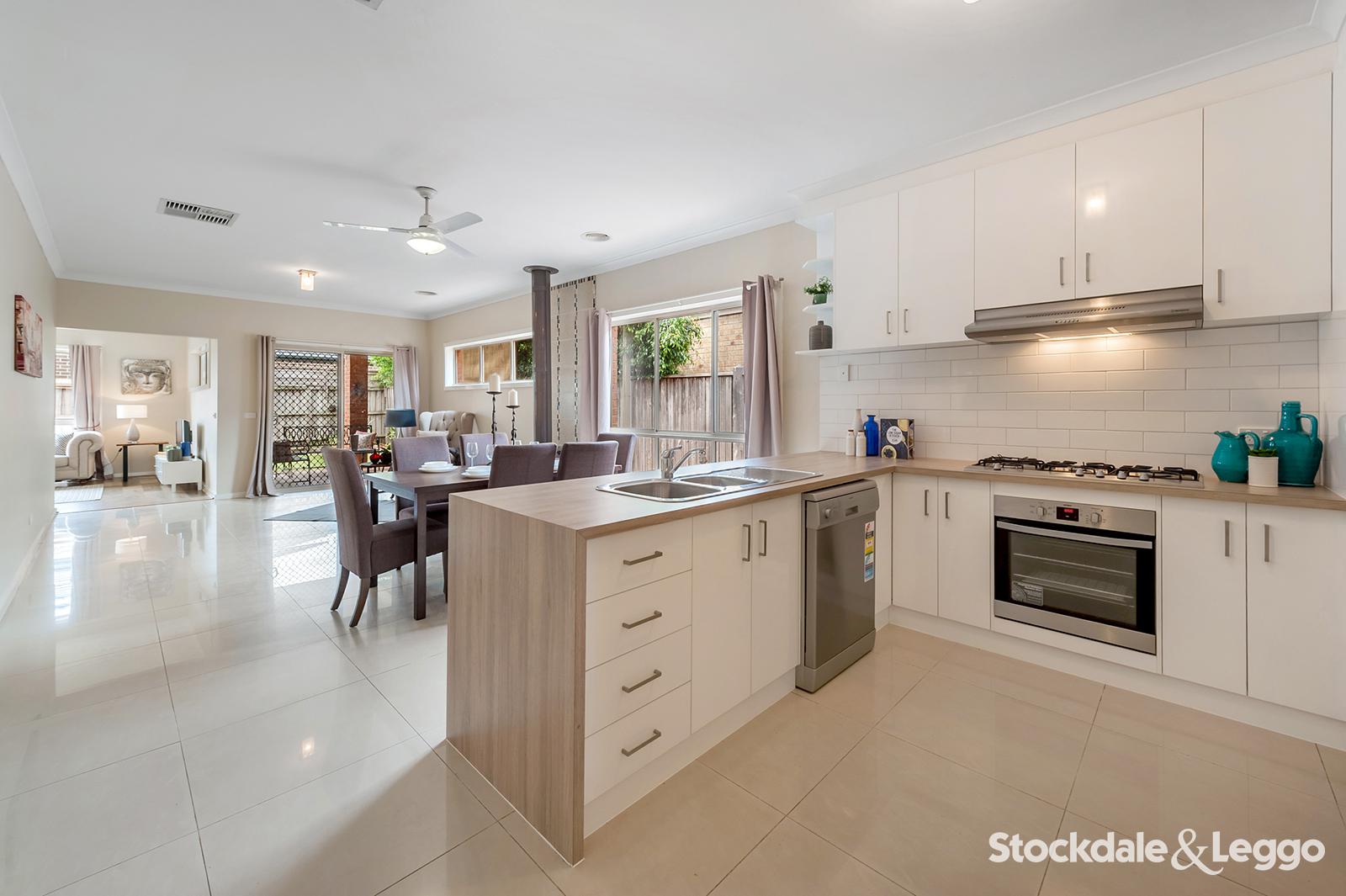 16 Glengarry Place, Craigieburn VIC, Craigieburn - Thumbnail 5