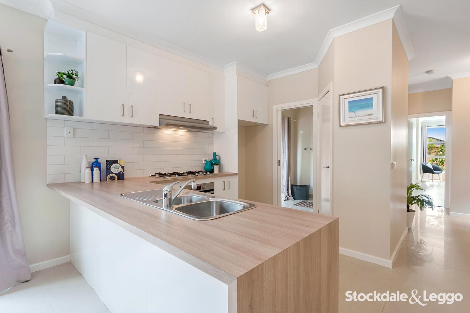 16 Glengarry Place, Craigieburn VIC, Craigieburn - Thumbnail 6