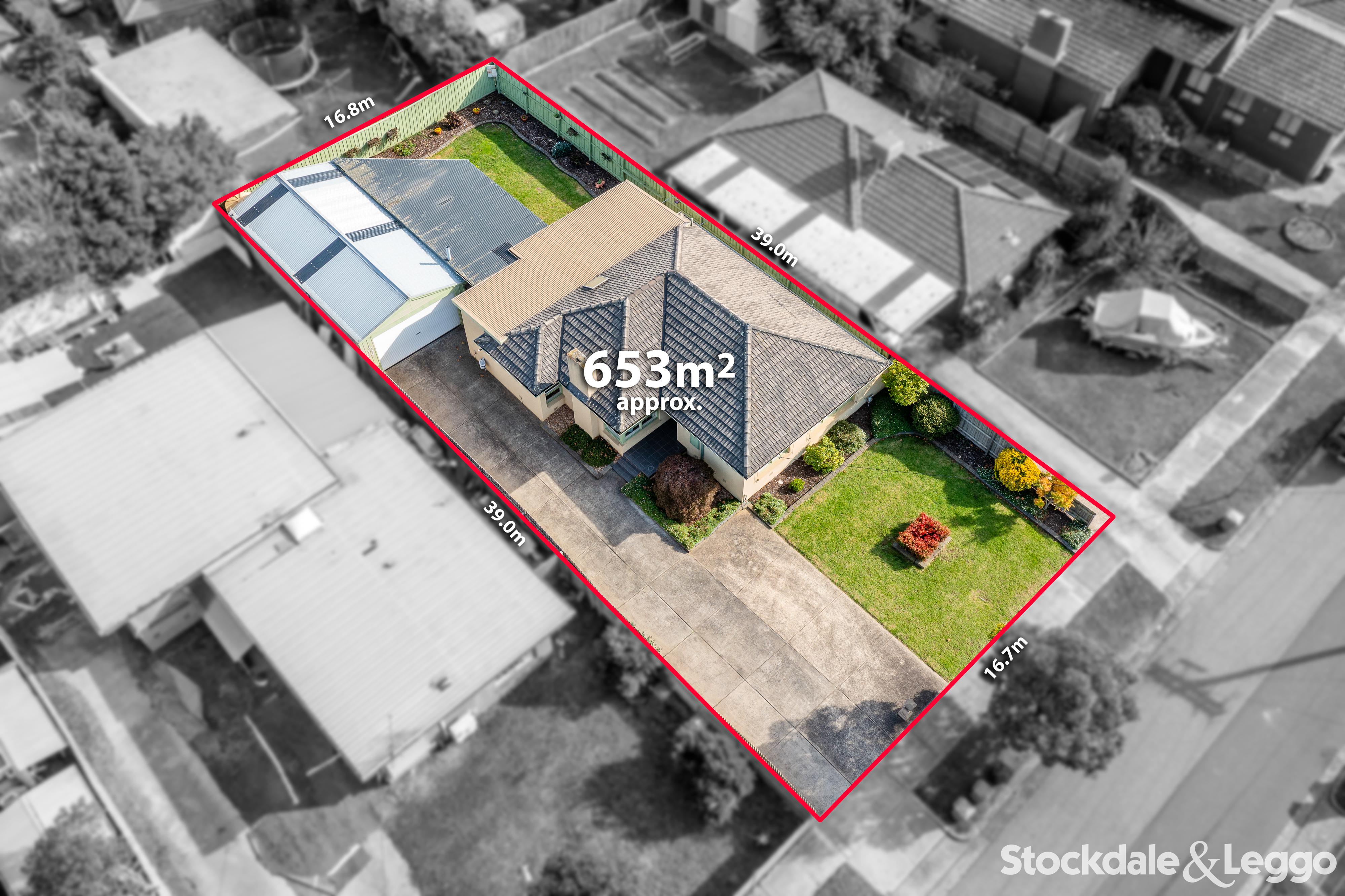 37 Southern Crescent, Craigieburn VIC, Craigieburn - Thumbnail 2