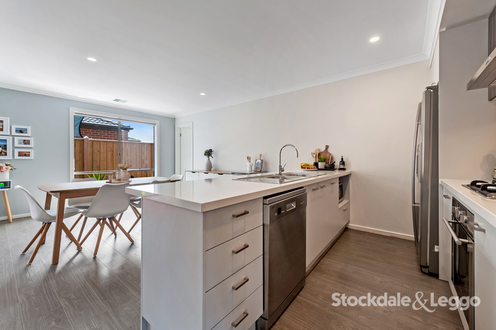 32 Reveille Way, Mickleham VIC, Mickleham - Thumbnail 3