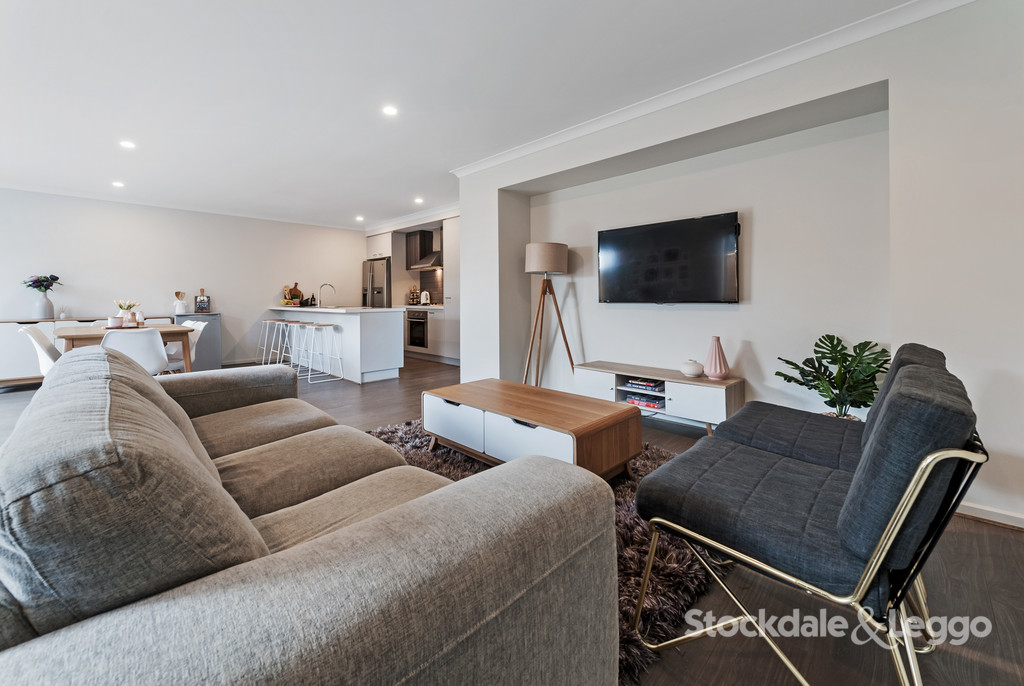 32 Reveille Way, Mickleham VIC, Mickleham - Thumbnail 6