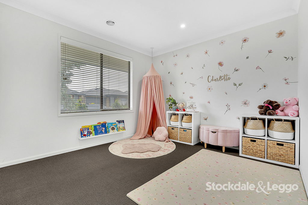 8 Lusco Street, Kalkallo VIC, Kalkallo - Thumbnail 3