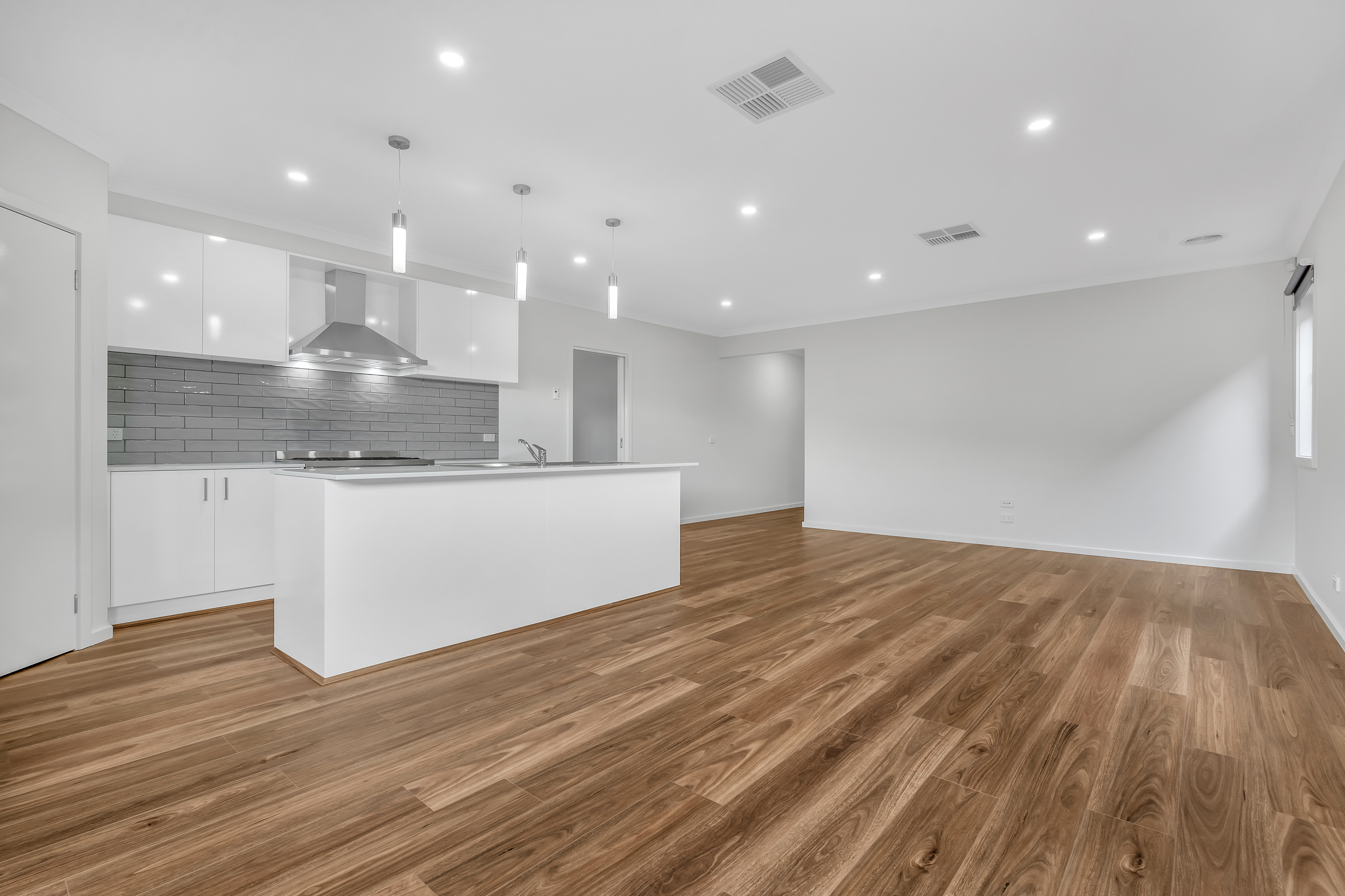 6 Erasmus Avenue, Craigieburn VIC, Craigieburn - Thumbnail 5