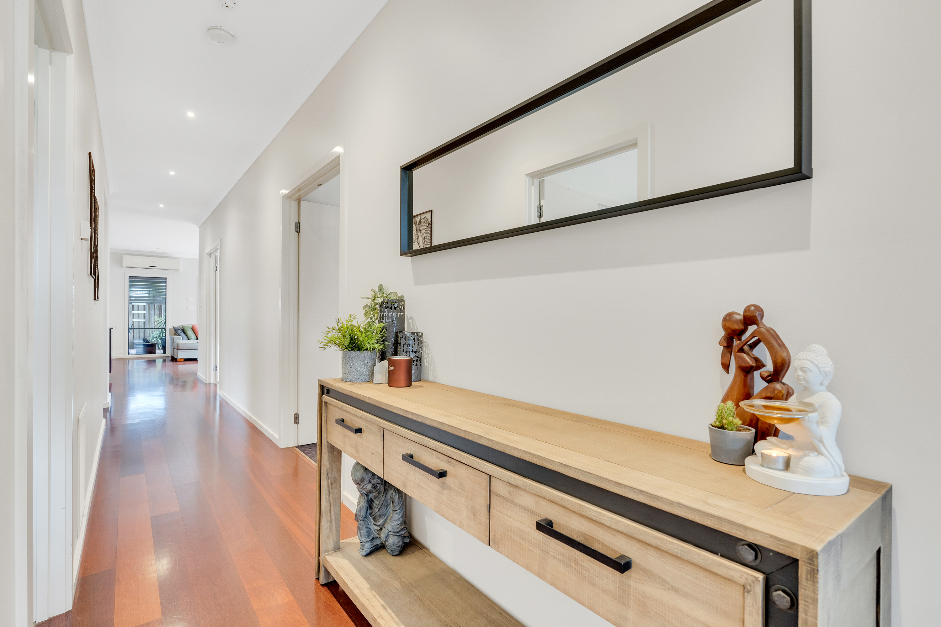 18 Earlston Place, Craigieburn VIC, Craigieburn - Thumbnail 2