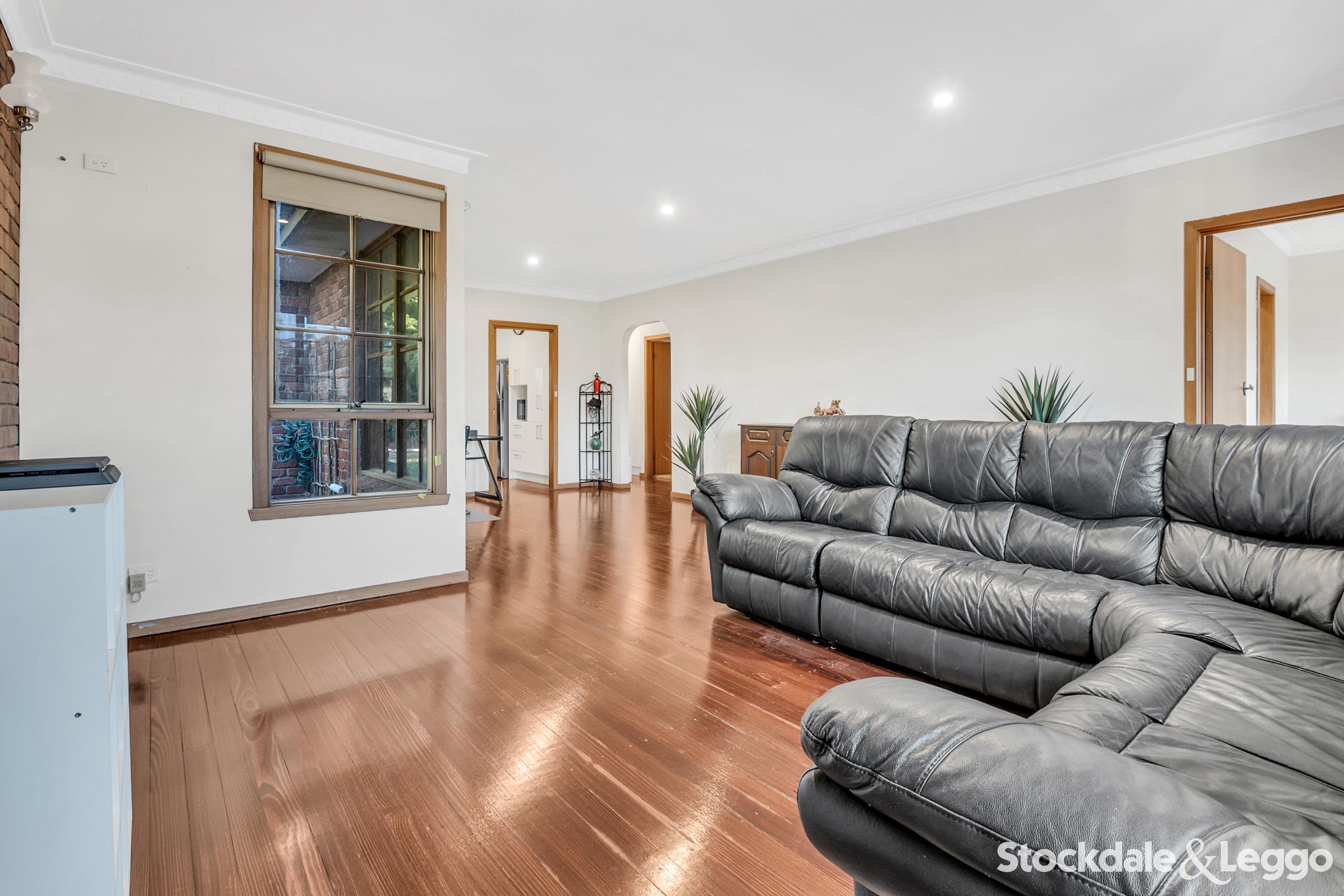 26 Mitford Crescent, Craigieburn VIC, Craigieburn - Thumbnail 4
