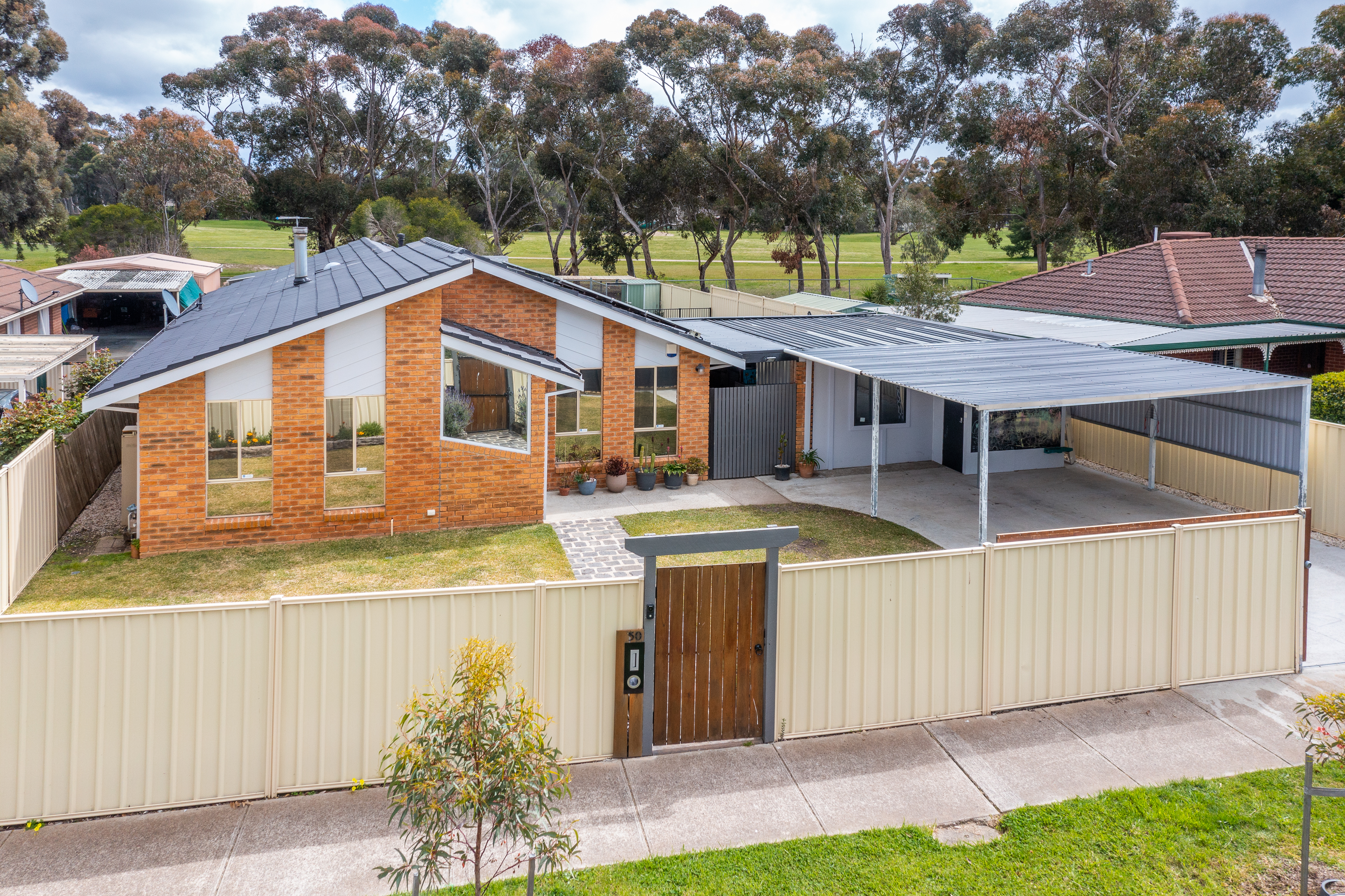 50 Carnoustie Drive, Sunbury VIC, Sunbury - Thumbnail 2