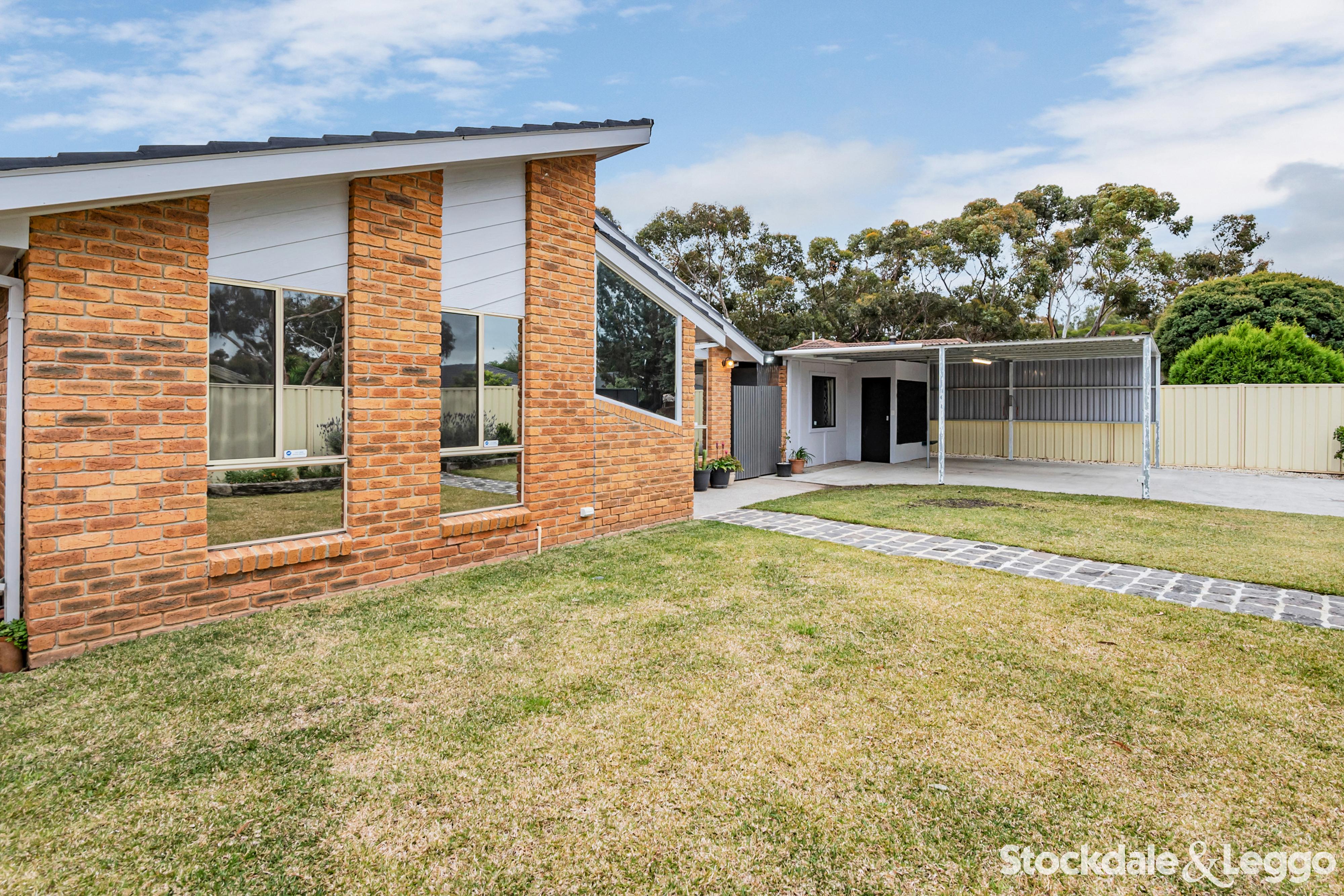 50 Carnoustie Drive, Sunbury VIC, Sunbury - Thumbnail 3