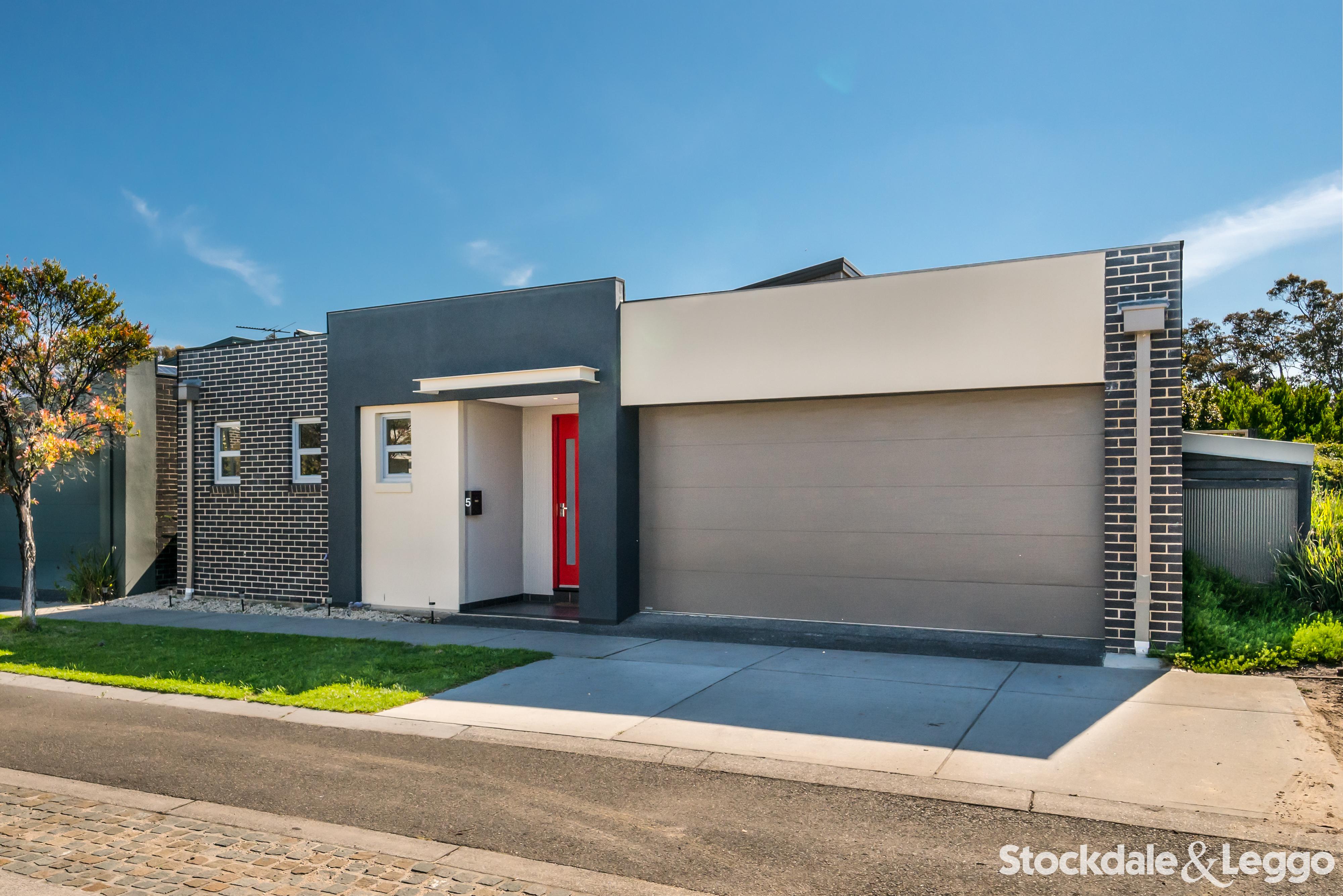 5 Bird Close, Craigieburn VIC, Craigieburn - Thumbnail 2