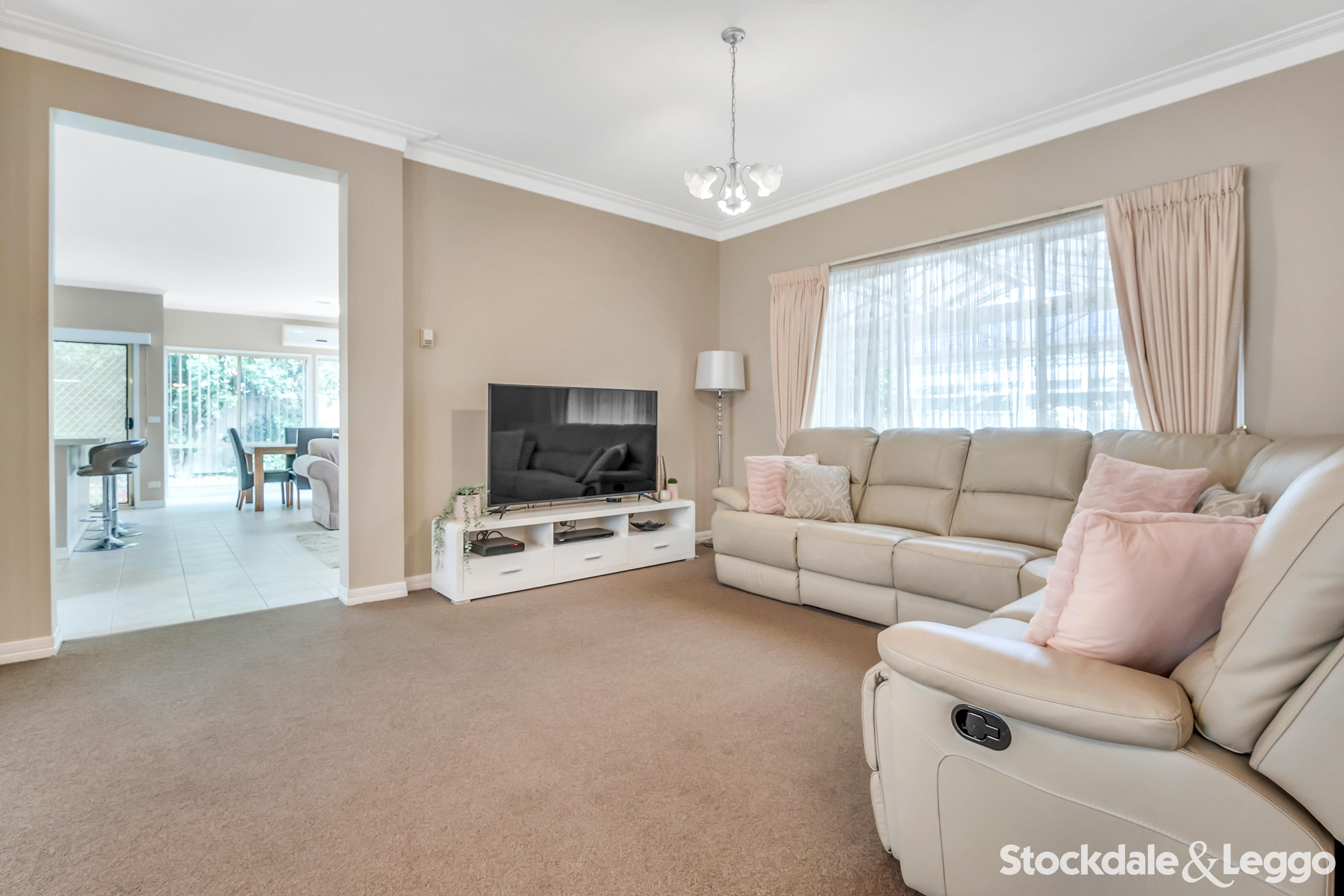 8 Gardenia Close, Craigieburn VIC, Craigieburn - Thumbnail 3