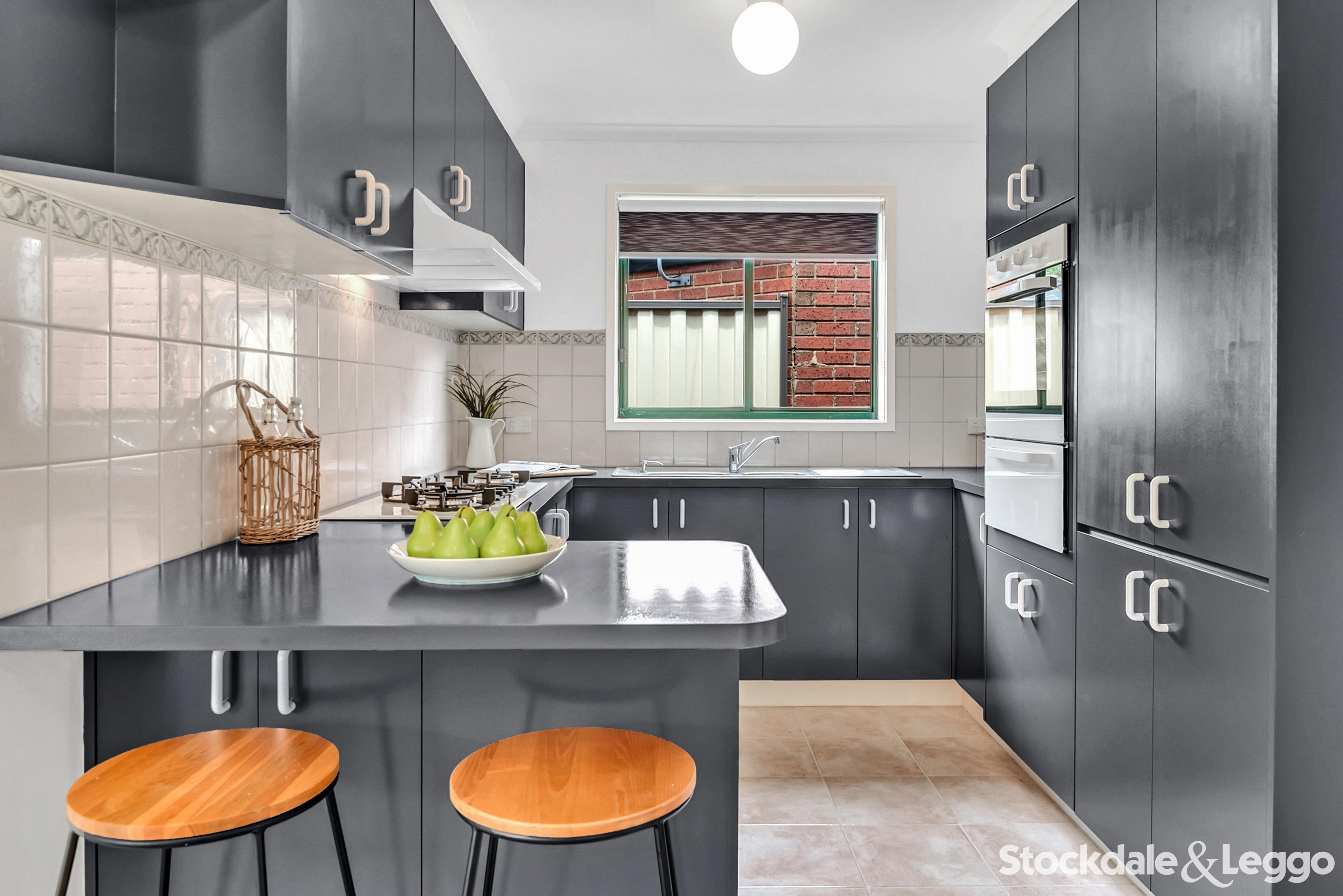 8 Baynton Crescent, Roxburgh Park VIC, Roxburgh Park - Thumbnail 3