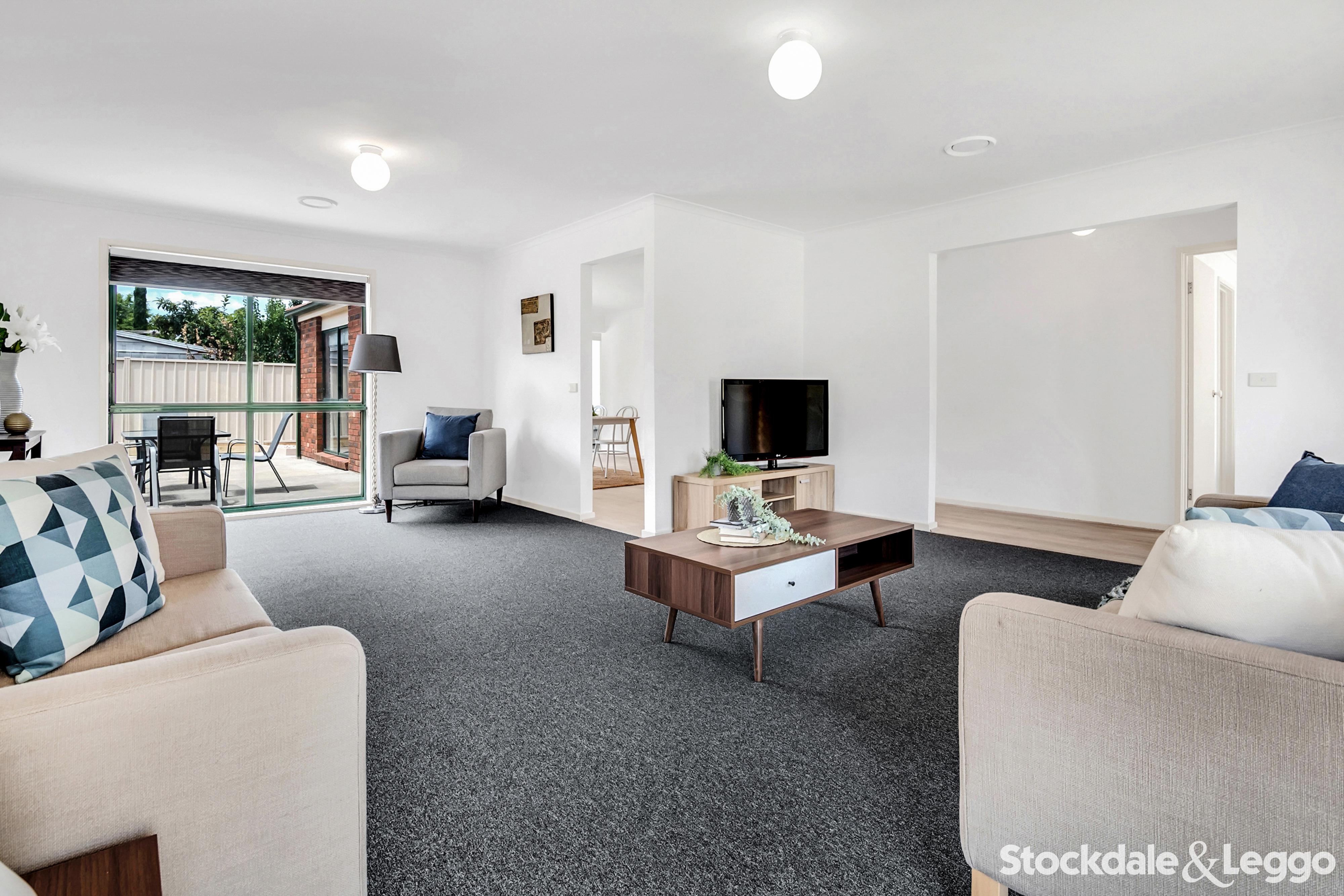8 Baynton Crescent, Roxburgh Park VIC, Roxburgh Park - Thumbnail 8