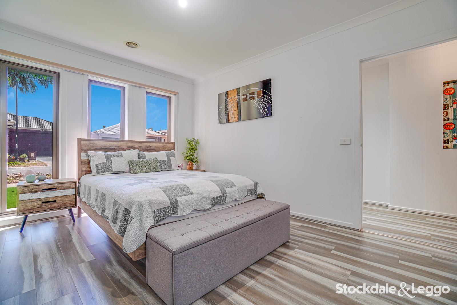 16 Clapham Way, Craigieburn VIC, Craigieburn - Thumbnail 3