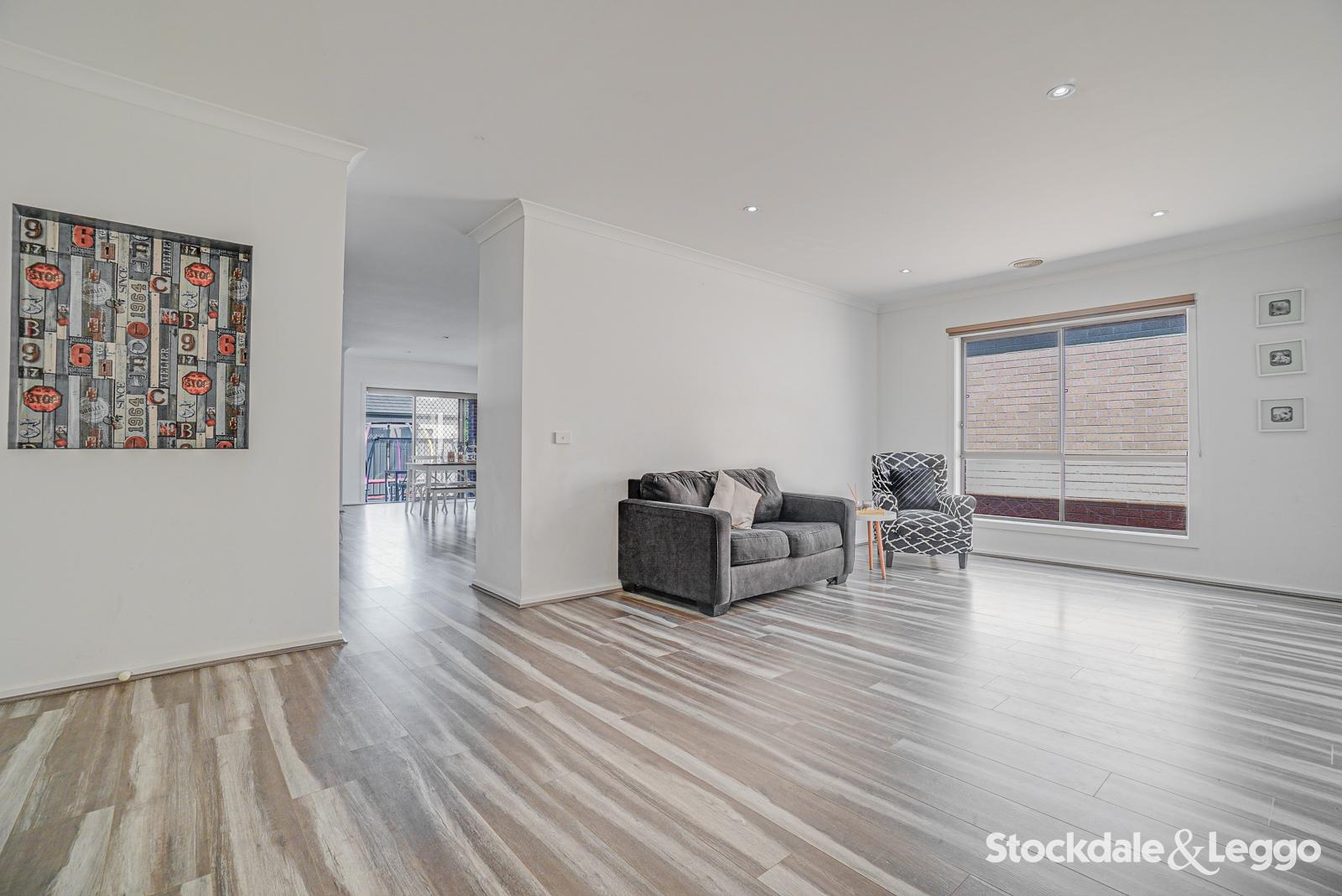 16 Clapham Way, Craigieburn VIC, Craigieburn - Thumbnail 5
