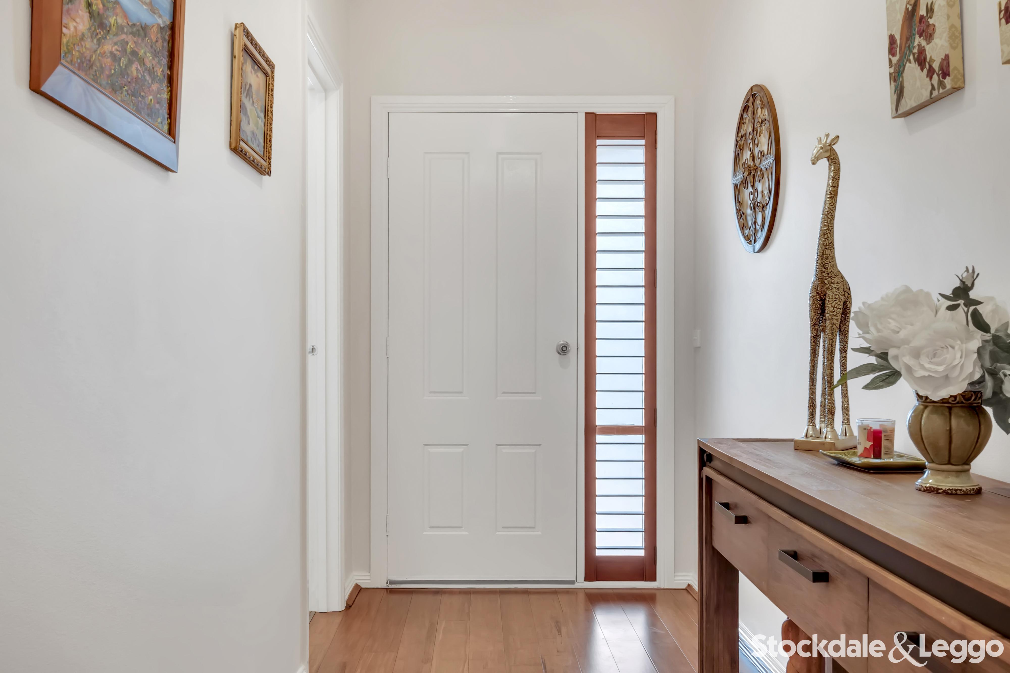 9 Elland Court, Craigieburn VIC, Craigieburn - Thumbnail 3