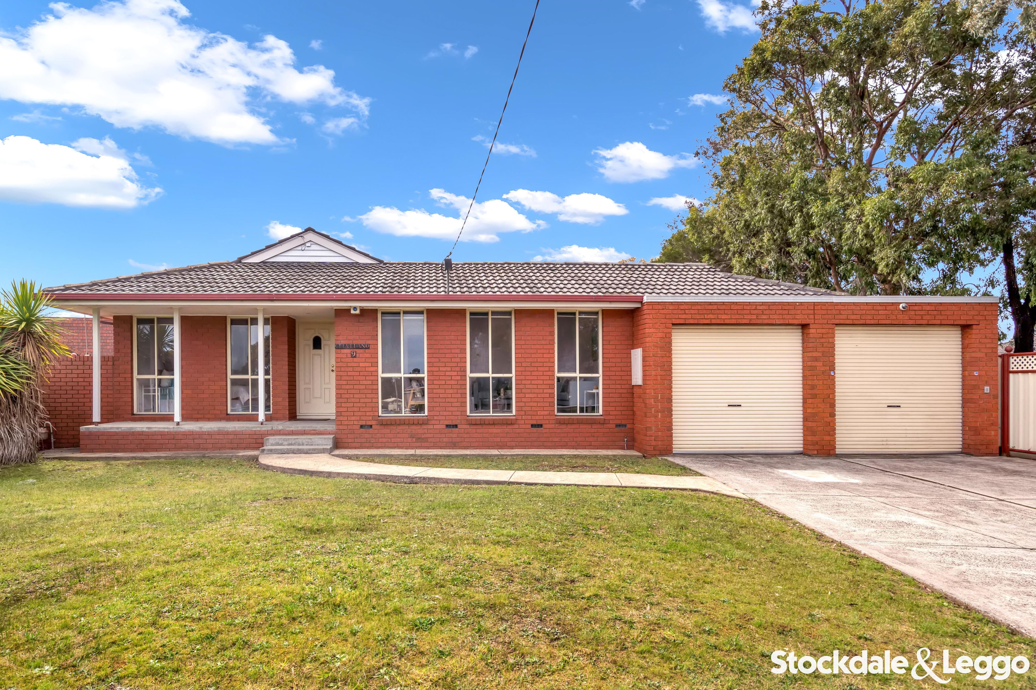 9 Woodburn Place, Craigieburn VIC, Craigieburn - Thumbnail 2