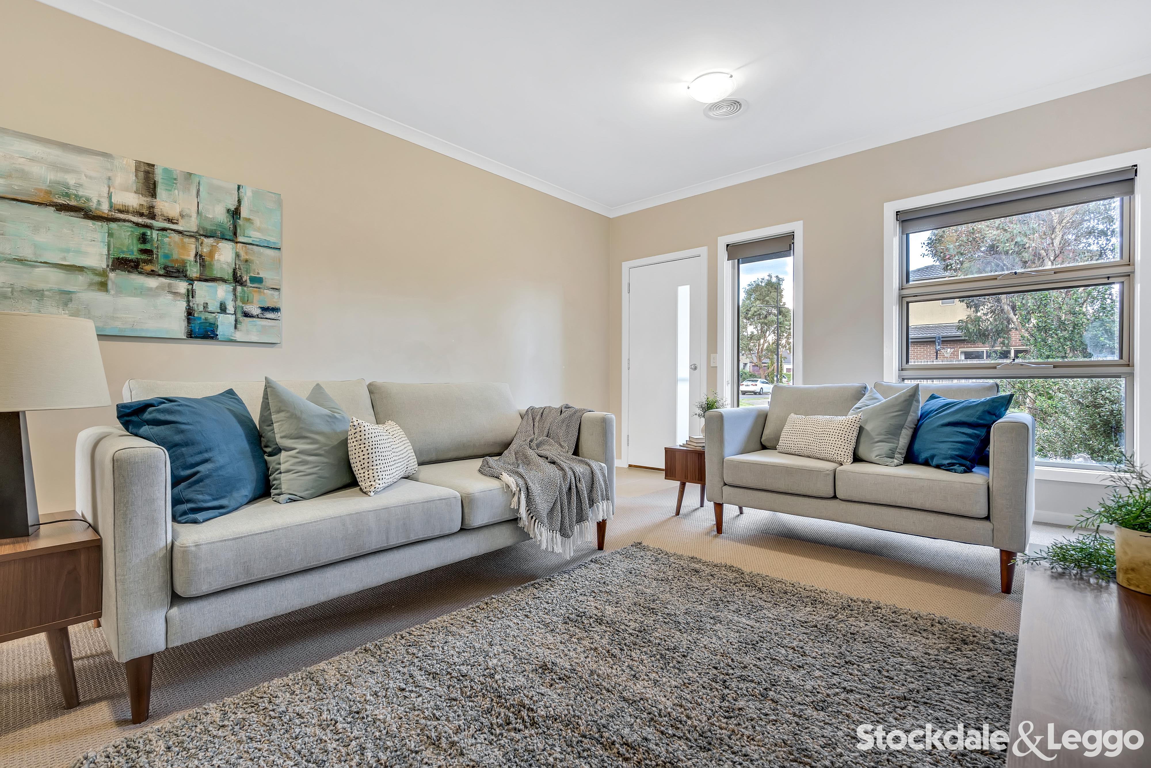 17 Ravenwoods Way, Craigieburn VIC, Craigieburn - Thumbnail 2