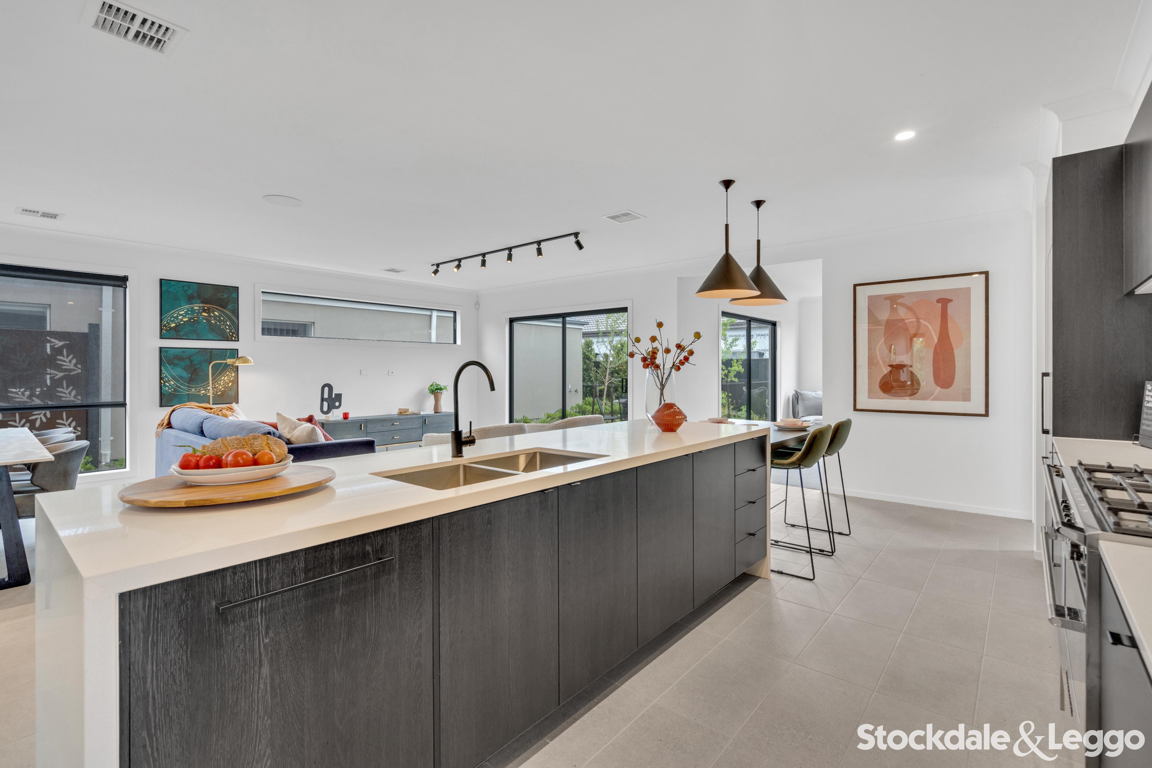 7 Carrington Drive, Mickleham VIC, Mickleham - Thumbnail 5