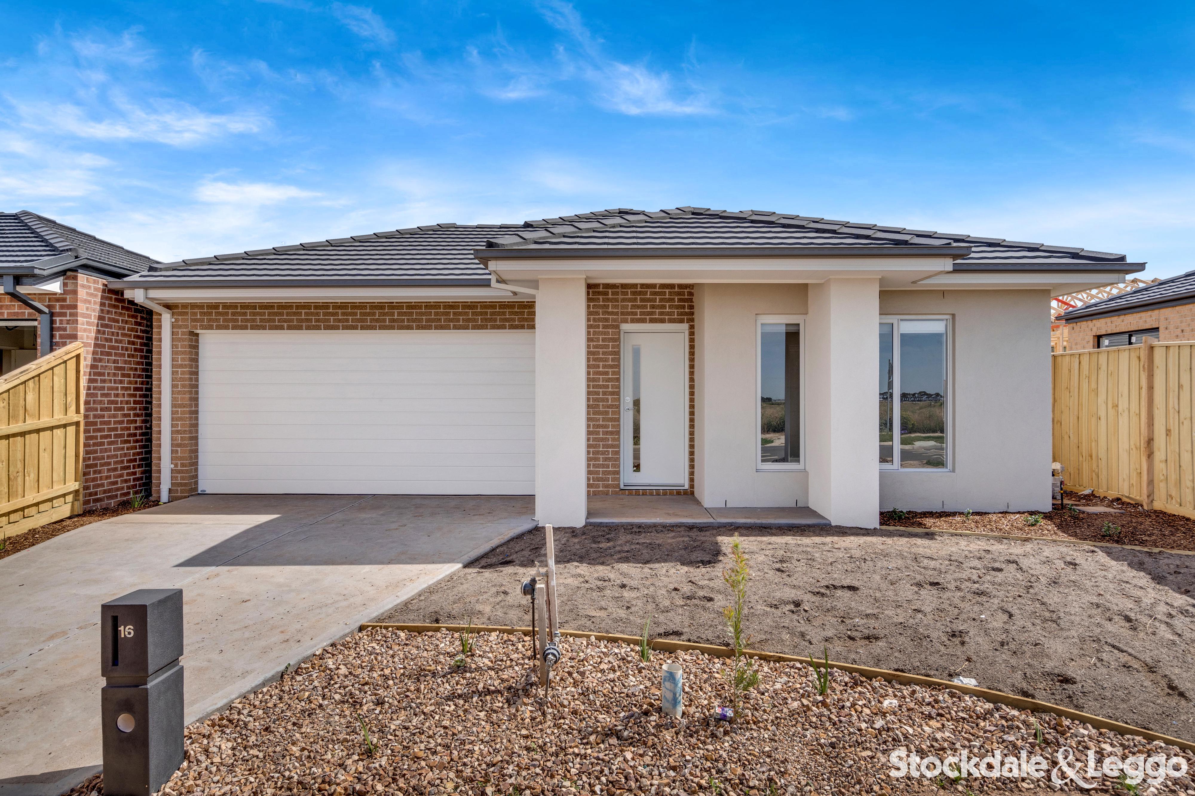 16 Courtenay Promenade, Fraser Rise VIC, Fraser Rise - Thumbnail 2