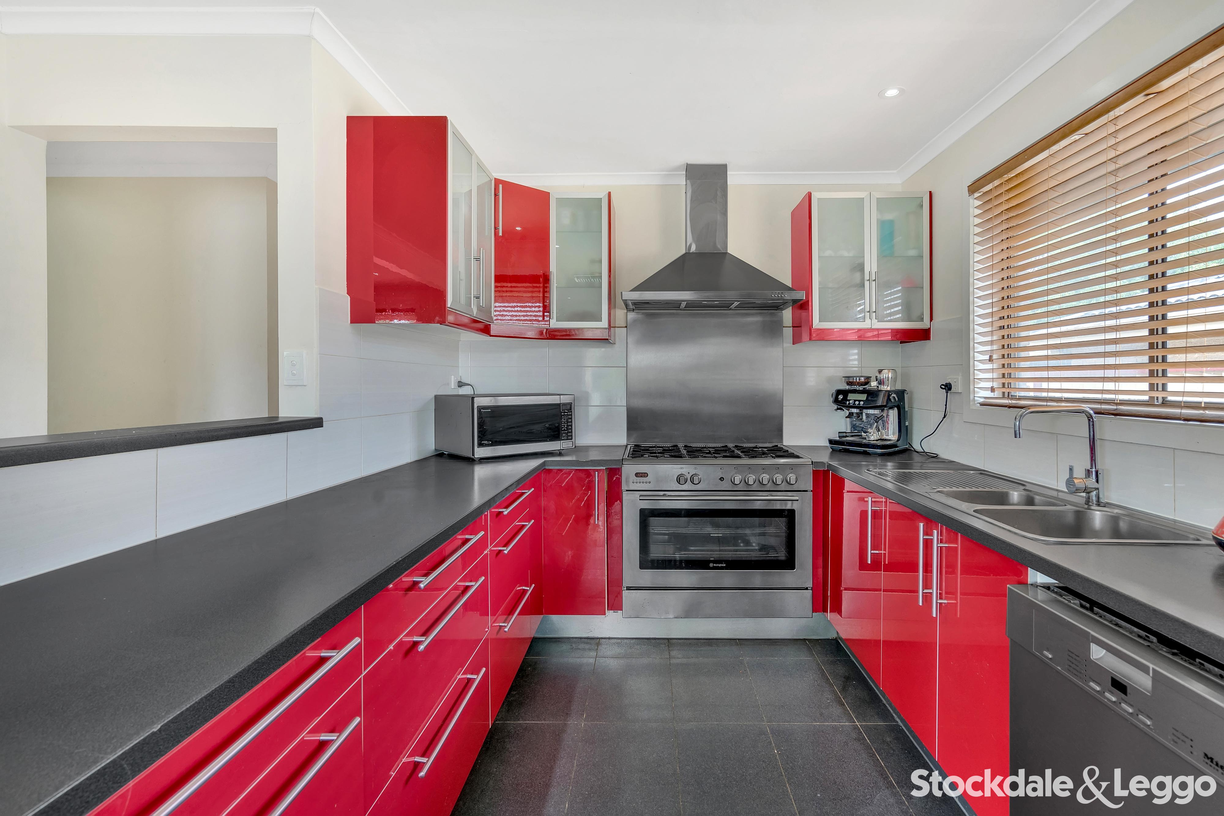 11 Metropolitan Avenue, Craigieburn VIC, Craigieburn - Thumbnail 2