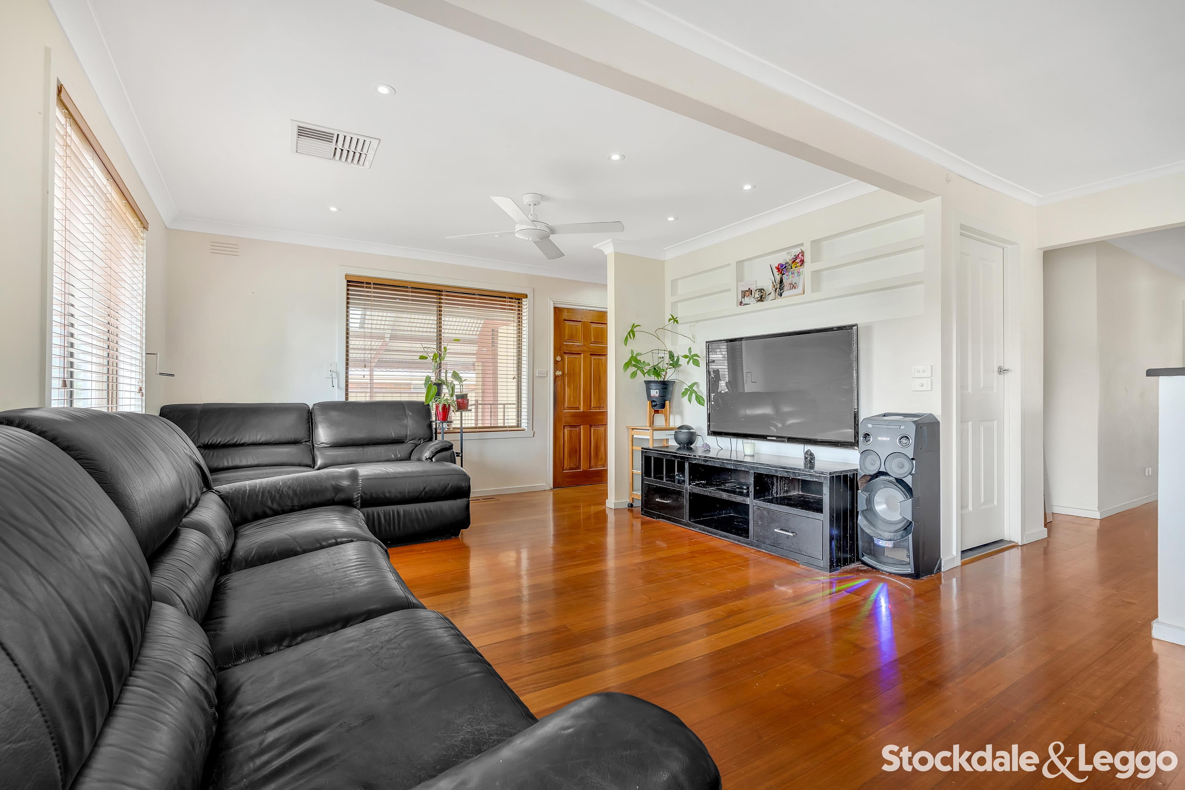 11 Metropolitan Avenue, Craigieburn VIC, Craigieburn - Thumbnail 3