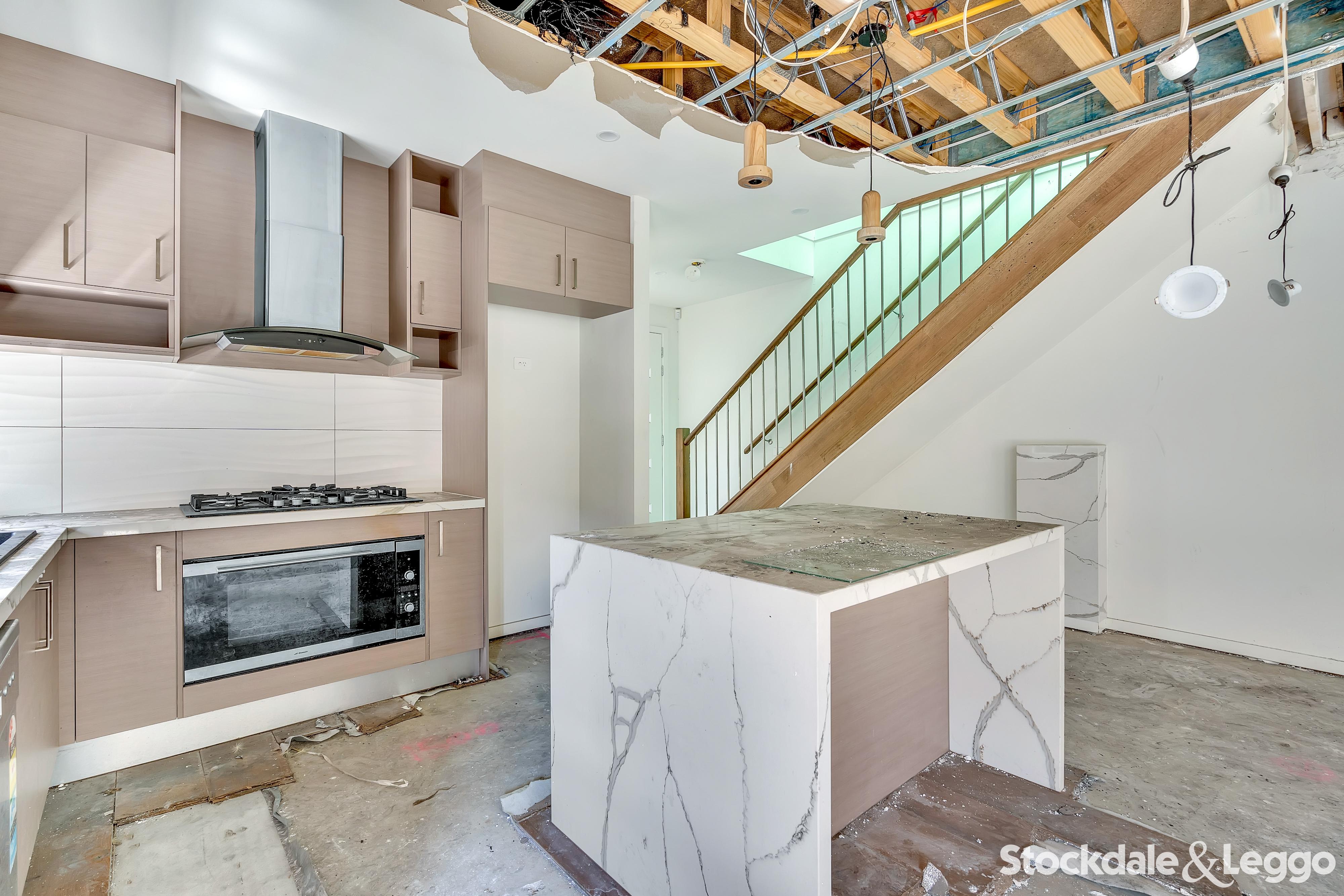 36 Emblem Way, Craigieburn VIC, Craigieburn - Thumbnail 2