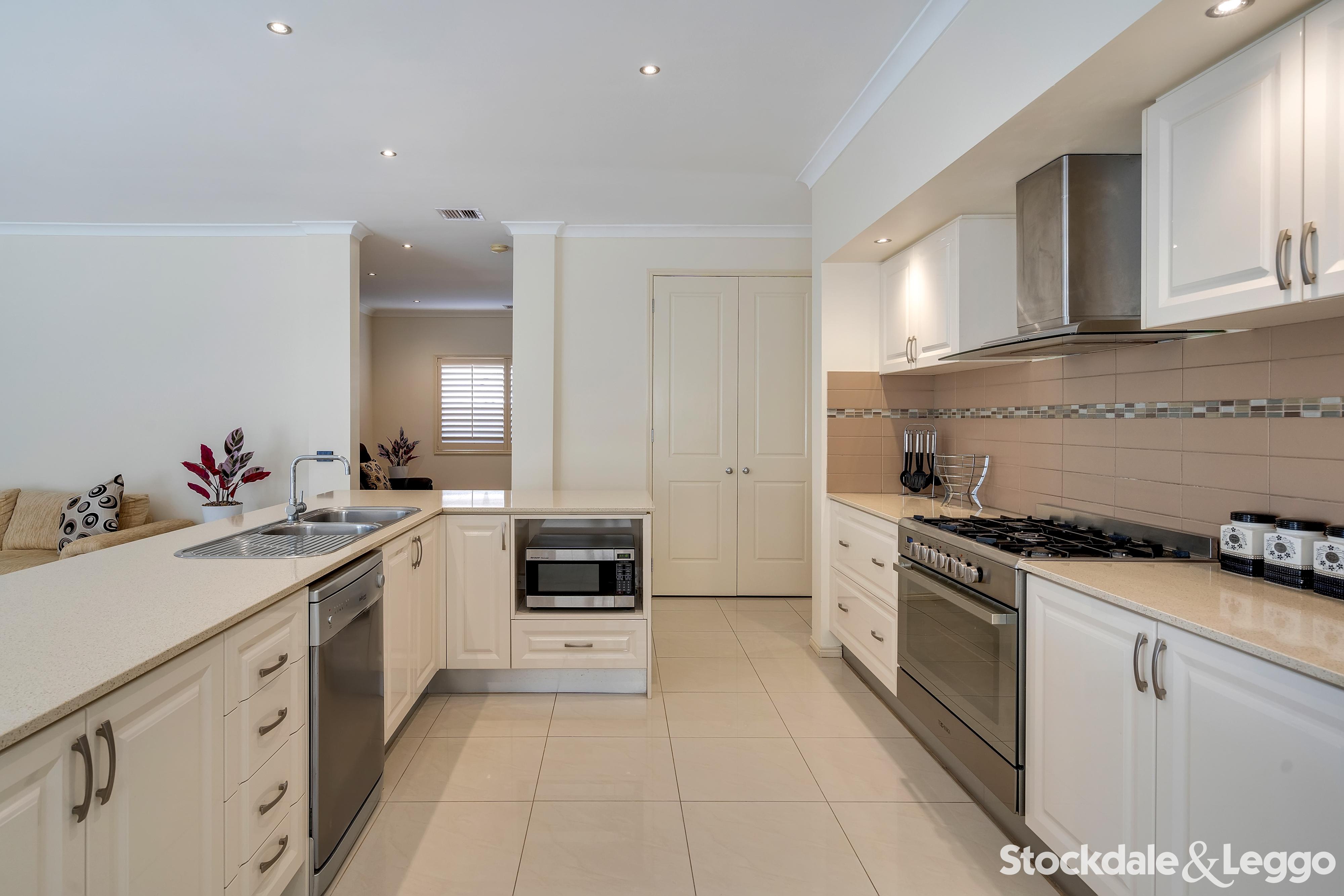 5 Brixton Place, Craigieburn VIC, Craigieburn - Thumbnail 2