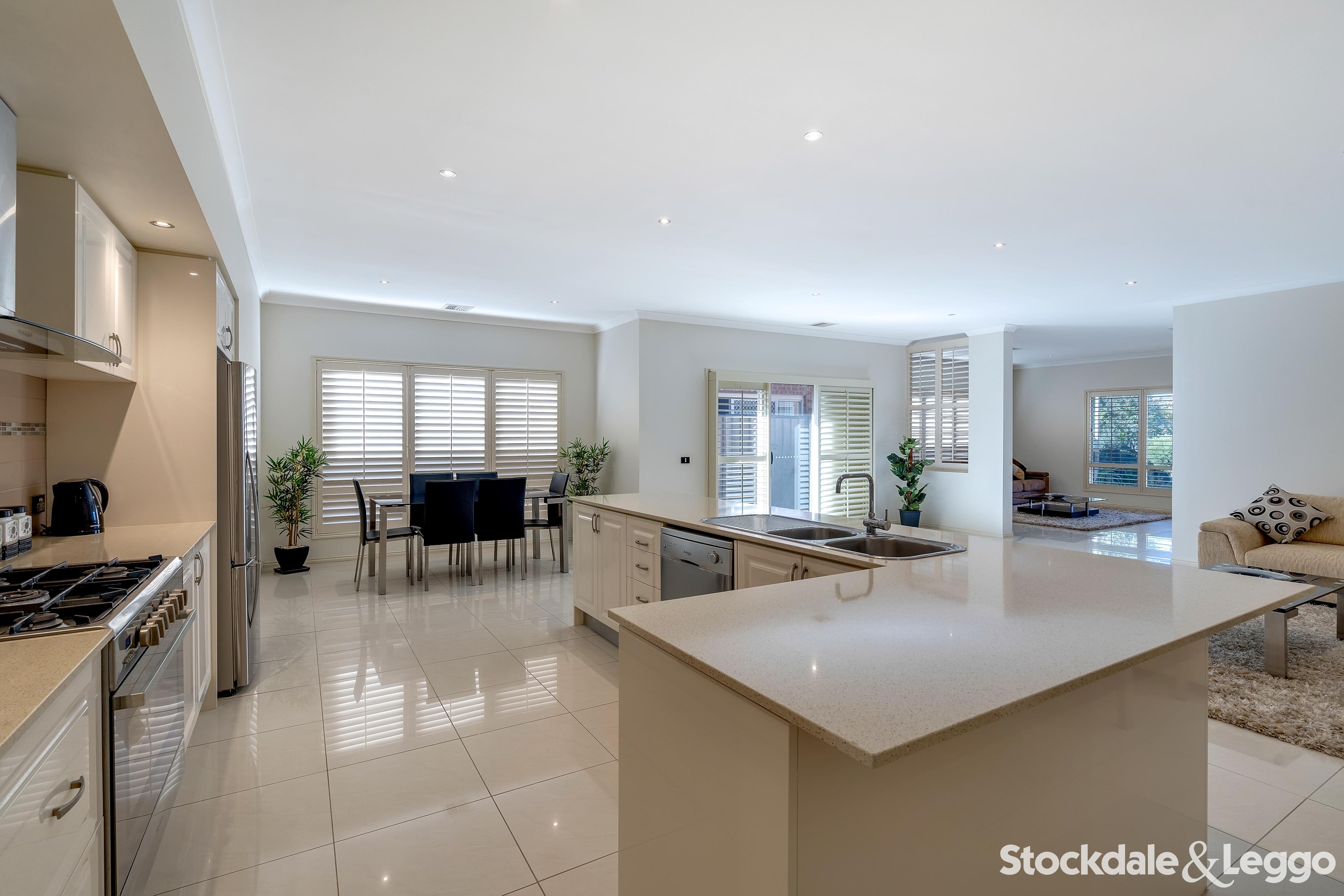 5 Brixton Place, Craigieburn VIC, Craigieburn - Thumbnail 3