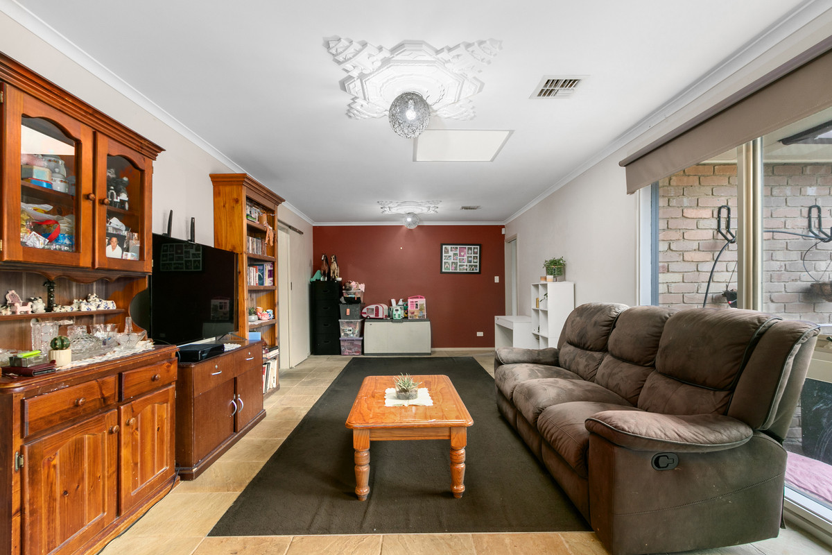 18 Wattletree Crescent, MORWELL VIC 3840, Morwell - Thumbnail 2